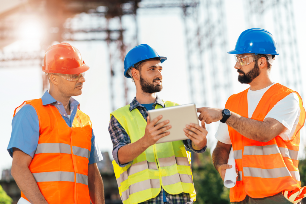 Manage internal communications in real-time for the construction industry